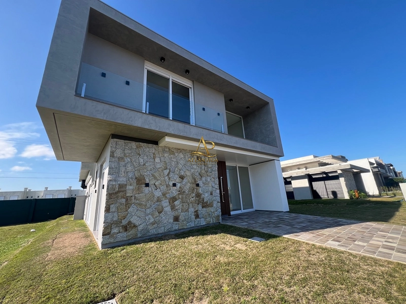 CASA EM CONDOMÍNIO À VENDA EM XANGRI-LÁ: 1ª foto da galeria de imagens do imóvel