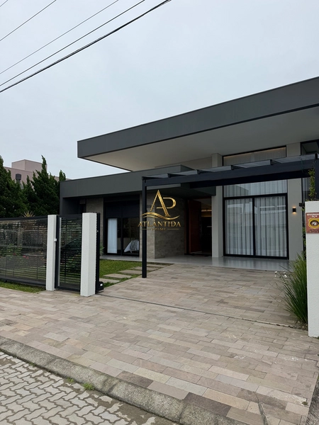 Casa Padrão Condominio a poucos metros da Praia.: 1ª foto da galeria de imagens do imóvel