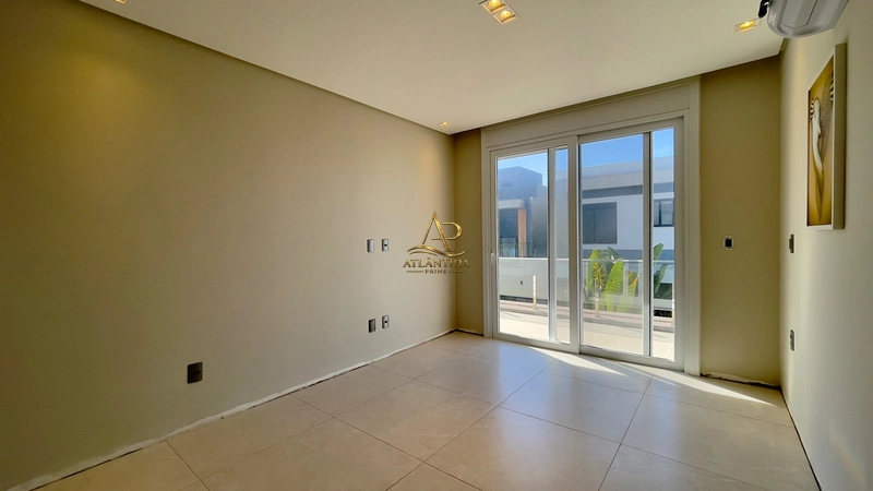 Elegância, espaço e exclusividade definem esta magnífica residência! localizada em condomínio fechado no bairro Maristela, em Xangri-Lá.: 33ª foto da galeria de imagens do imóvel