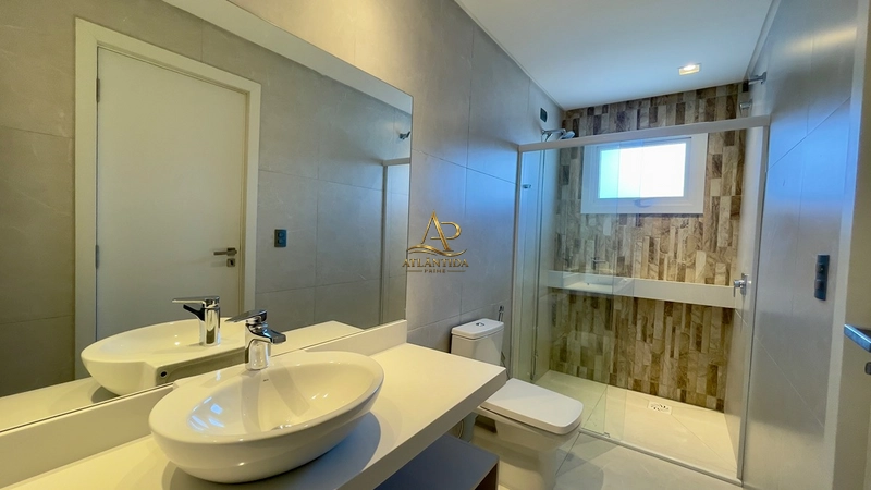 Elegância, espaço e exclusividade definem esta magnífica residência! localizada em condomínio fechado no bairro Maristela, em Xangri-Lá.: 28ª foto da galeria de imagens do imóvel