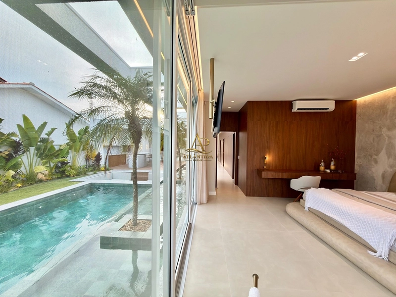 Uma residência realmente diferenciada, com **305 m² construídos em um terreno de 589 m²**, 4 suítes, sendo uma master de 27 m², completamente mobiliada e decorada!: 22ª foto da galeria de imagens do imóvel