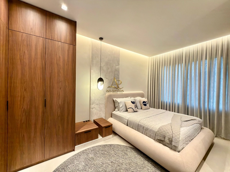 Uma residência realmente diferenciada, com **305 m² construídos em um terreno de 589 m²**, 4 suítes, sendo uma master de 27 m², completamente mobiliada e decorada!: 42ª foto da galeria de imagens do imóvel