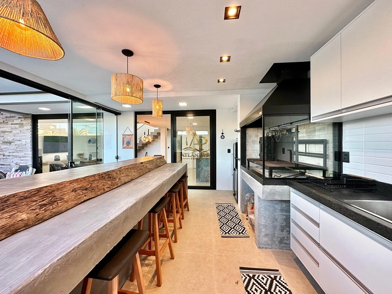 Uma residência pensada para quem valoriza **arquitetura contemporânea, ambientes integrados e qualidade de vida**.: 11ª foto da galeria de imagens do imóvel