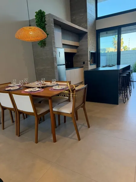 SUNSET – Casa Térrea de Alto Padrão com 4 Suítes e Piscina: 3ª foto da galeria de imagens do imóvel