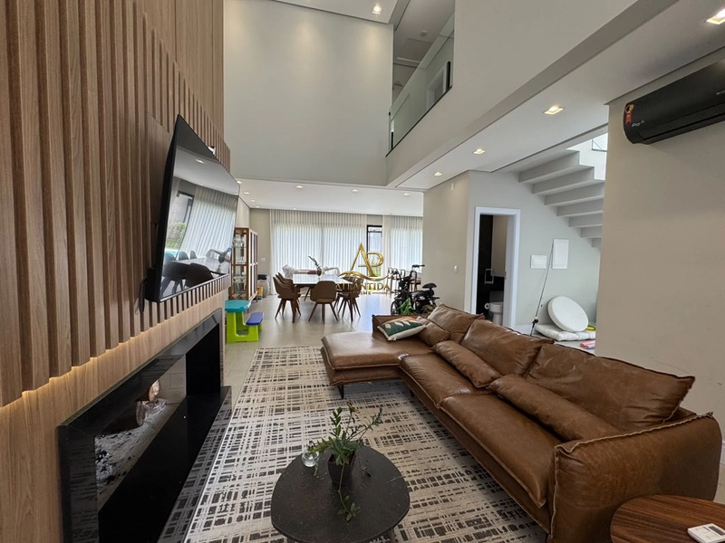 Uma casa de 196 m², 04 suítes e living com lareira, em um dos condomínios mais desejados do litoral.: 6ª foto da galeria de imagens do imóvel