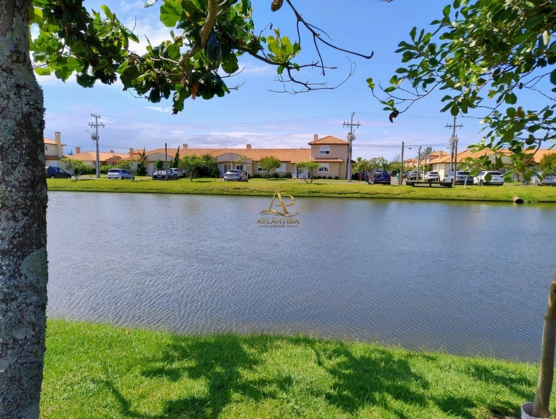 🏡 CASA HERMOSA | FRENTE PARA O LAGO  ✨ 3 dormitórios 🌊 Frente para o lago 🏊 Piscina privativa 🛋️ Mobiliada 🌿 Excelente espaço para viver momentos inesquecíveis  Uma casa completa, pronta para morar e perfeita para quem busca conforto, lazer e uma localização privilegiada.: 22ª foto da galeria de imagens do imóvel