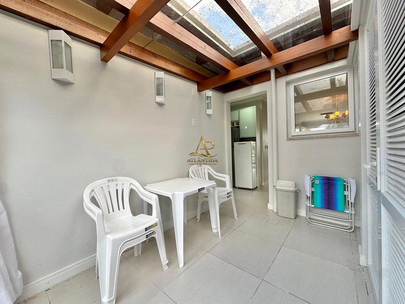 🏡 CASA HERMOSA | FRENTE PARA O LAGO  ✨ 3 dormitórios 🌊 Frente para o lago 🏊 Piscina privativa 🛋️ Mobiliada 🌿 Excelente espaço para viver momentos inesquecíveis  Uma casa completa, pronta para morar e perfeita para quem busca conforto, lazer e uma localização privilegiada.: 11ª foto da galeria de imagens do imóvel