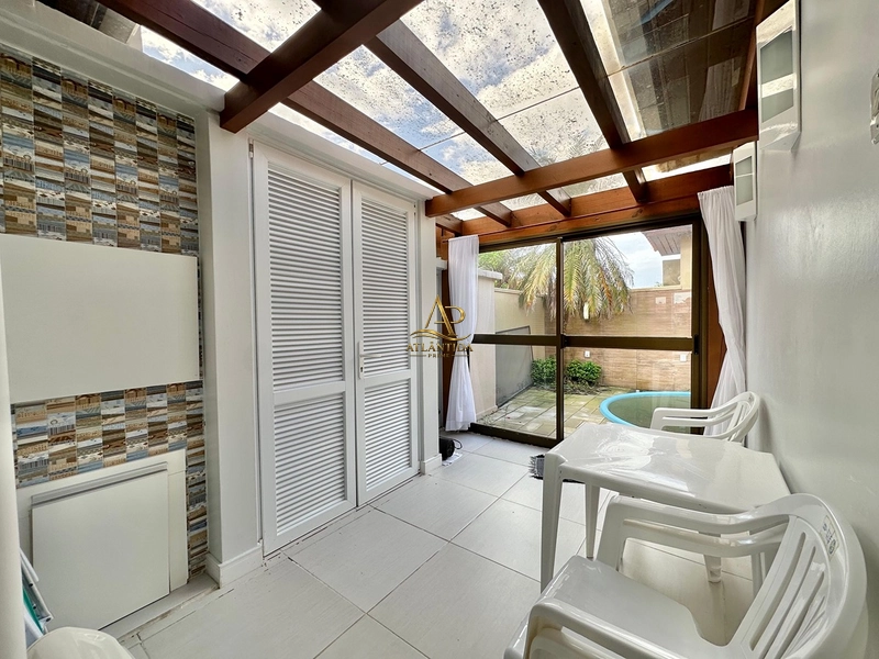 🏡 CASA HERMOSA | FRENTE PARA O LAGO  ✨ 3 dormitórios 🌊 Frente para o lago 🏊 Piscina privativa 🛋️ Mobiliada 🌿 Excelente espaço para viver momentos inesquecíveis  Uma casa completa, pronta para morar e perfeita para quem busca conforto, lazer e uma localização privilegiada.: 12ª foto da galeria de imagens do imóvel