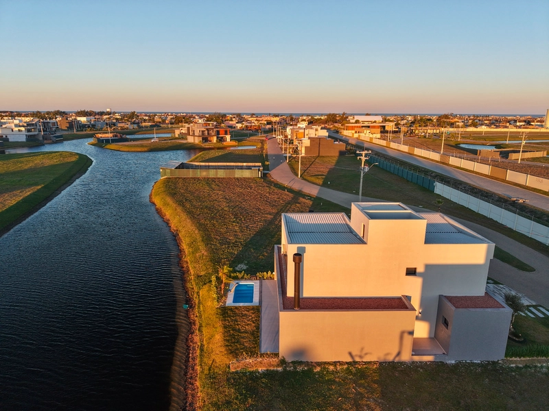 BEIRA LAGO: 25ª foto da galeria de imagens do imóvel