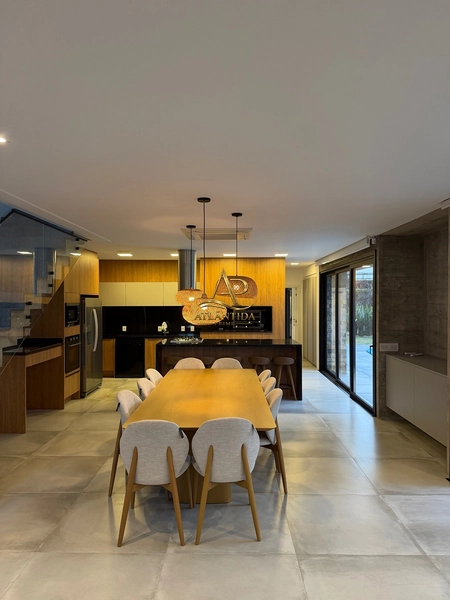 Casa nova de alto padrão a poucos metros do mar : 19ª foto da galeria de imagens do imóvel