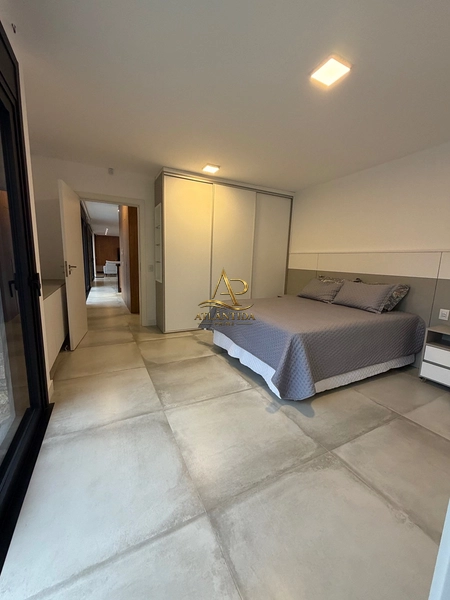 Casa nova de alto padrão a poucos metros do mar : 22ª foto da galeria de imagens do imóvel