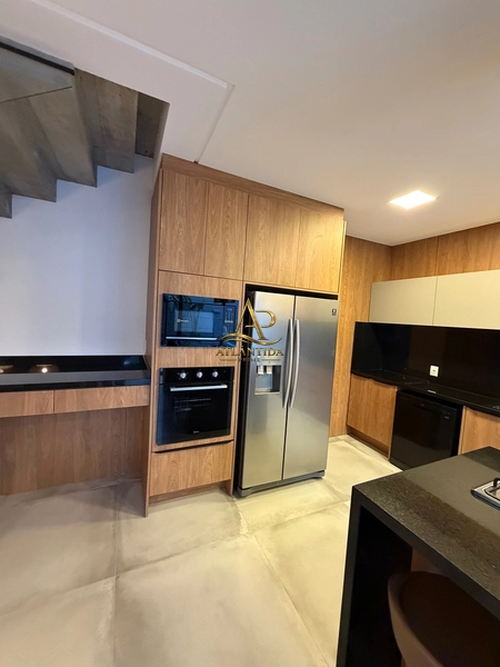 Casa nova de alto padrão a poucos metros do mar : 11ª foto da galeria de imagens do imóvel