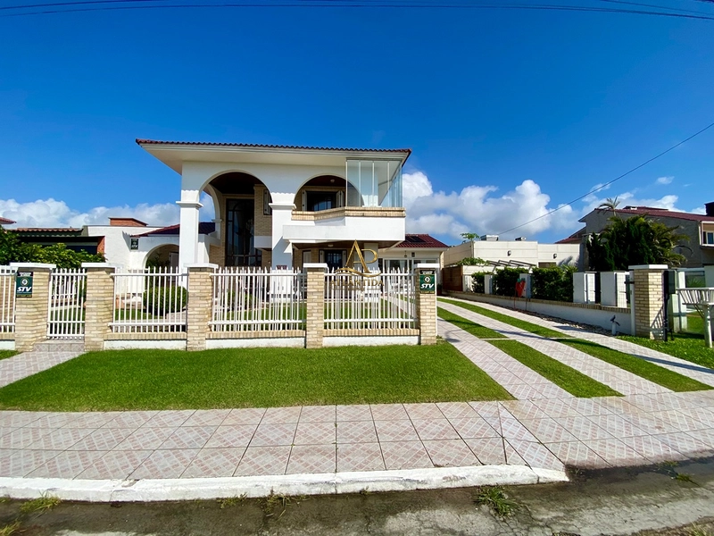 🔥 A 2 QUADRAS DO MAR EM ATLÂNTIDA 4 DORMITÓRIOS • PISCINA • MOBILIADA: 2ª foto da galeria de imagens do imóvel
