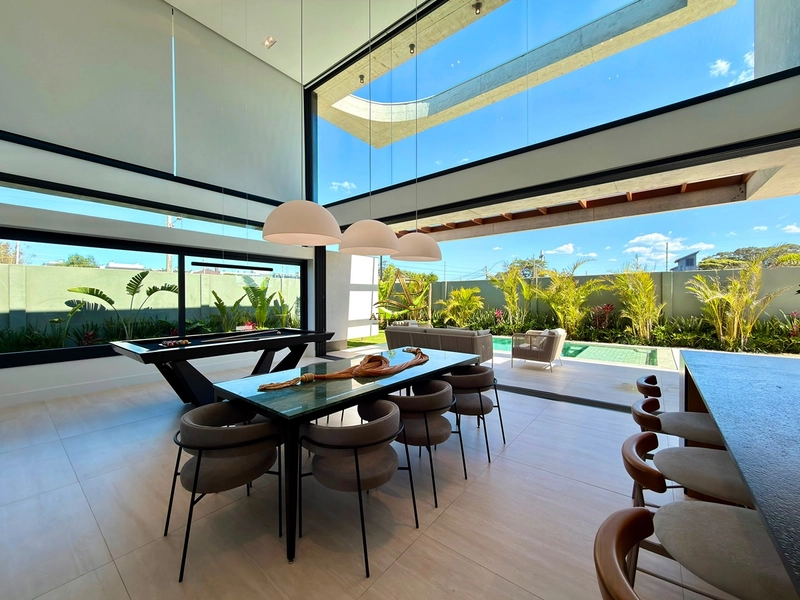 Uma residência de alto padrão, com projeto arquitetônico sofisticado e ambientes pensados para proporcionar conforto, exclusividade e qualidade de vida.: 13ª foto da galeria de imagens do imóvel