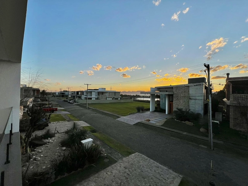 Mansão única a beira lago com 4 suites : 50ª foto da galeria de imagens do imóvel