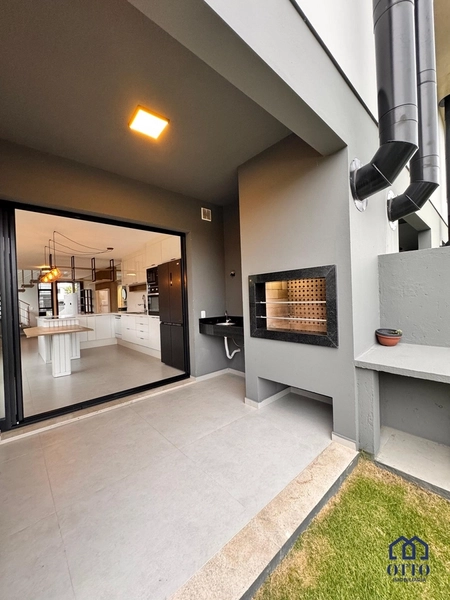 Linda Casa com Jacuzzi e Ótima Posição Solar: 10ª foto da galeria de imagens do imóvel