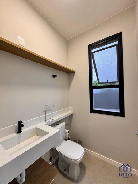 Linda Casa com Jacuzzi e Ótima Posição Solar: 4ª foto da galeria de imagens do imóvel