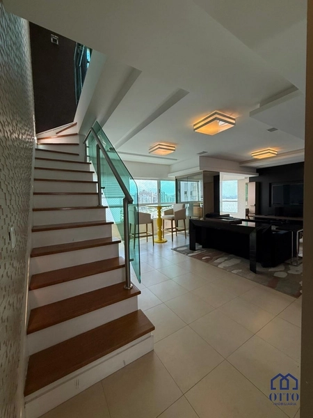 Cobertura Duplex, com piscina e vista para Av. Beira-Mar.: 2ª foto da galeria de imagens do imóvel