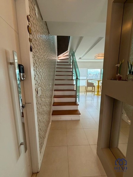 Cobertura Duplex, com piscina e vista para Av. Beira-Mar.: 6ª foto da galeria de imagens do imóvel