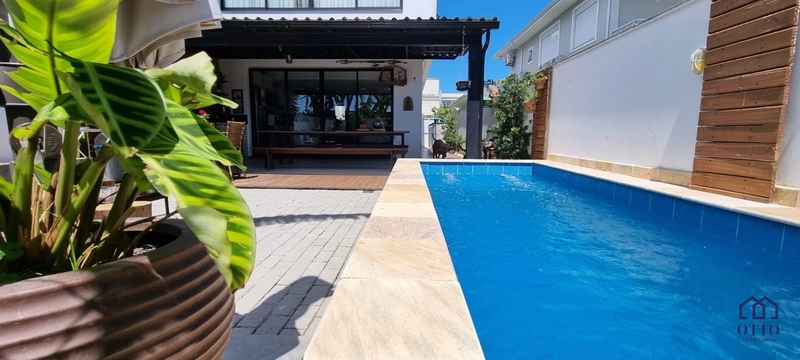 Casa Excelente Estado, 3 Suítes, Piscina,  Ótima Exposição Solar.: 2ª foto da galeria de imagens do imóvel