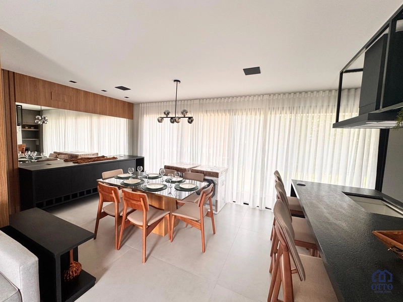 Casa Exclusiva em Zona Tranquila com Conforto e Tecnologia: 5ª foto da galeria de imagens do imóvel