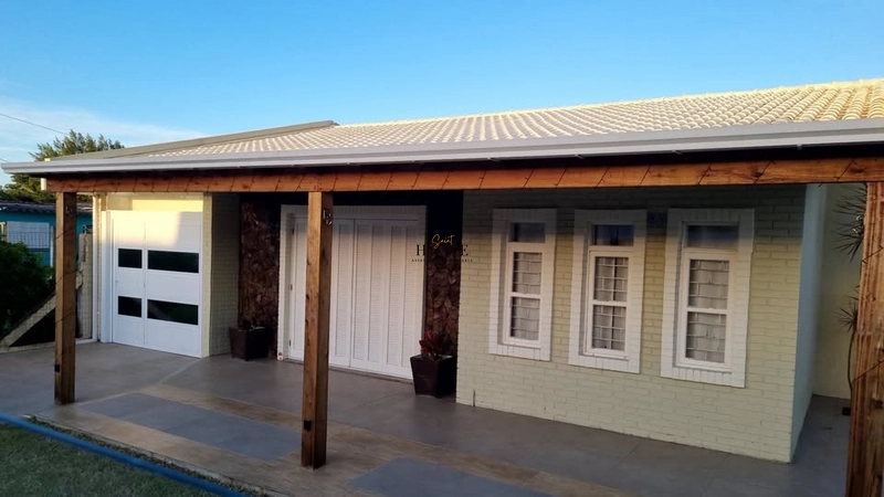 Casa à venda no centro de Imbé: 2ª foto da galeria de imagens do imóvel