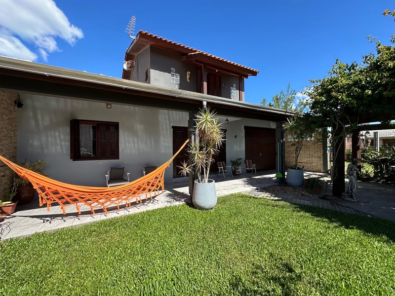 Casa à venda próxima ao mar: 1ª foto da galeria de imagens do imóvel