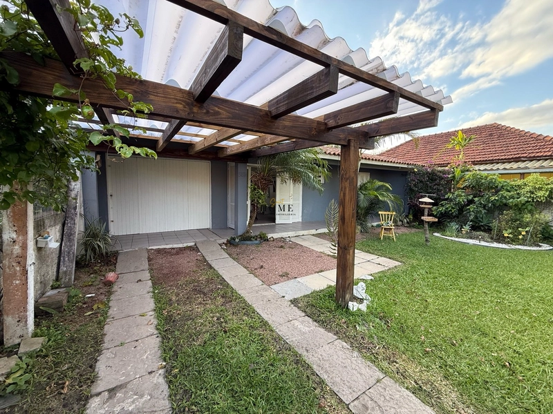Casa à venda no centro de Imbé: 2ª foto da galeria de imagens do imóvel