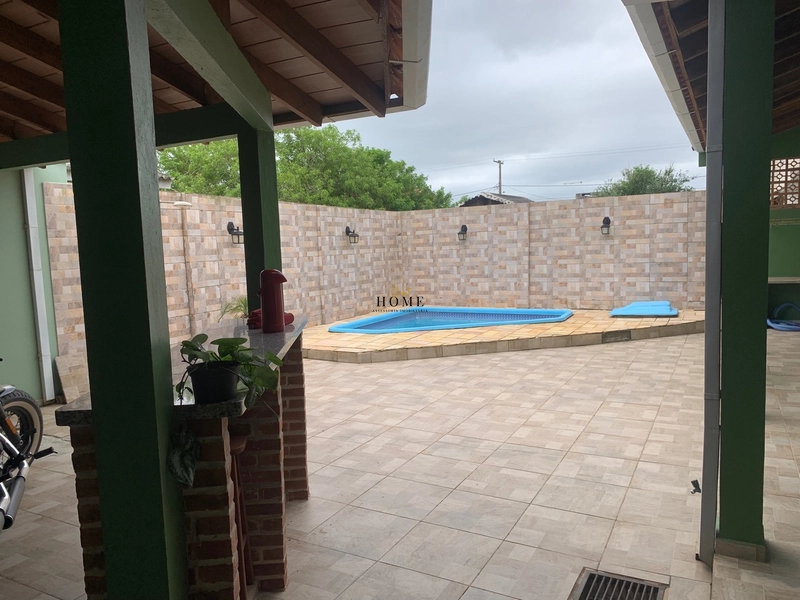 Casa à venda em Imbé: 2ª foto da galeria de imagens do imóvel