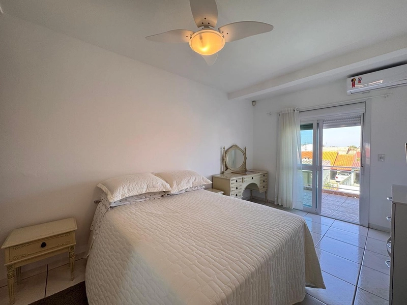 SOBRADO DE ALTO PADRÃO NO CENTRO DE IMBÉ: 16ª foto da galeria de imagens do imóvel