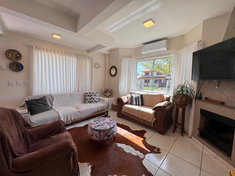 SOBRADO DE ALTO PADRÃO NO CENTRO DE IMBÉ: 7ª foto da galeria de imagens do imóvel