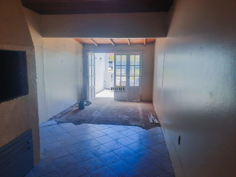 Casa com anexo à venda: 4ª foto da galeria de imagens do imóvel