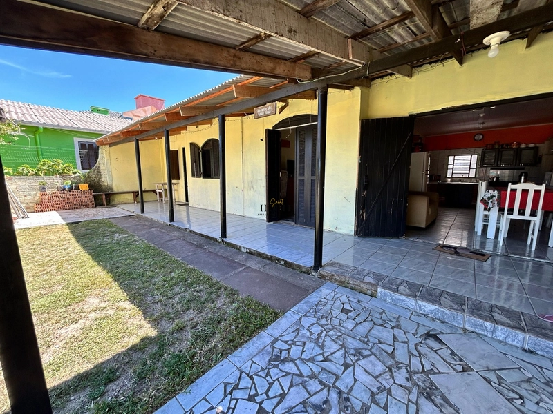 Dois geminados no pátio à venda: 2ª foto da galeria de imagens do imóvel