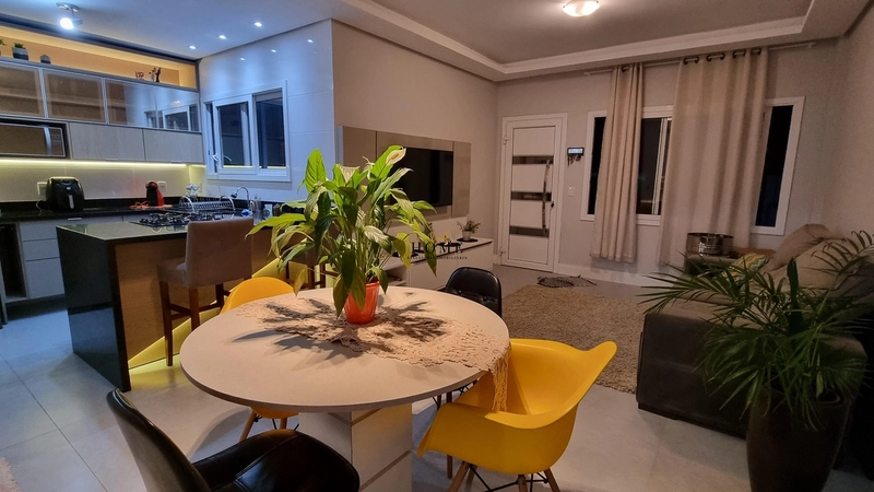Casa à venda no centro de Imbé: 6ª foto da galeria de imagens do imóvel