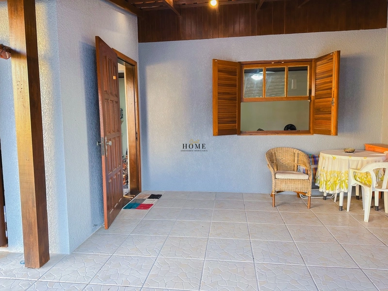 Casa em Mariluz com excelente localização próxima ao mar: 2ª foto da galeria de imagens do imóvel