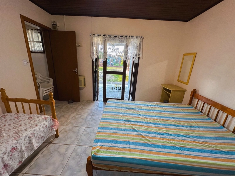 Casa em Mariluz com excelente localização próxima ao mar: 7ª foto da galeria de imagens do imóvel