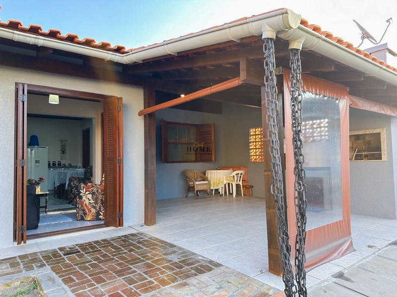 Casa em Mariluz com excelente localização próxima ao mar: 1ª foto da galeria de imagens do imóvel