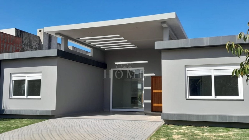 Casa à venda: 1ª foto da galeria de imagens do imóvel