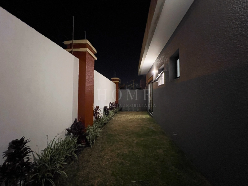 CASA COM 4 SUÍTES FINAMENTE DECORADA!: 2ª foto da galeria de imagens do imóvel