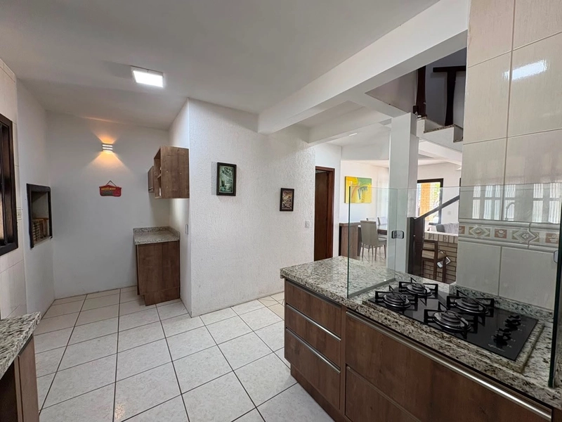 Casa no centro de Imbé: 10ª foto da galeria de imagens do imóvel