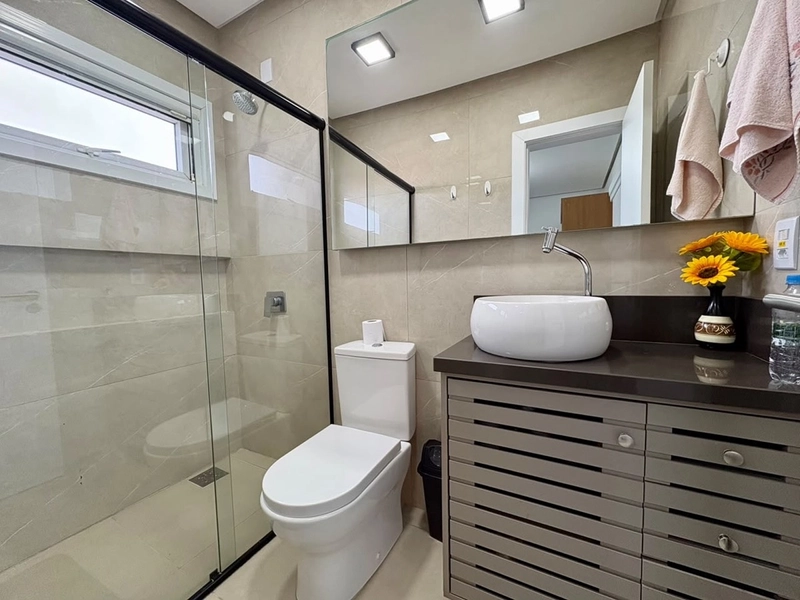 🏡 ALTO PADRÃO E LUXO A 200 METROS DO MAR E DA BARRA | IMBÉ – RS: 18ª foto da galeria de imagens do imóvel