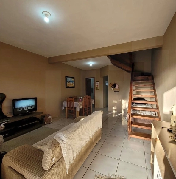Duplex à venda no centro de Imbé : 3ª foto da galeria de imagens do imóvel