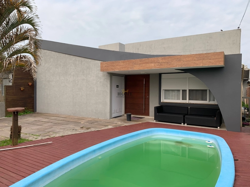 Casa à venda no centro de Xangri-lá: 2ª foto da galeria de imagens do imóvel