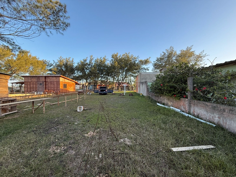 Terreno próximo ao mar : 2ª foto da galeria de imagens do imóvel