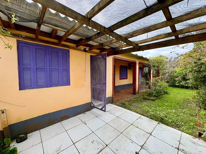 🏡 CASA DE ESQUINA À VENDA EM IMBÉ – R$ 200 MIL!: 2ª foto da galeria de imagens do imóvel
