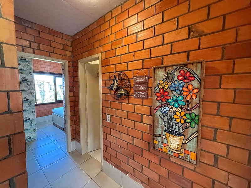 Casa à venda em Mariluz próxima ao mar: 2ª foto da galeria de imagens do imóvel