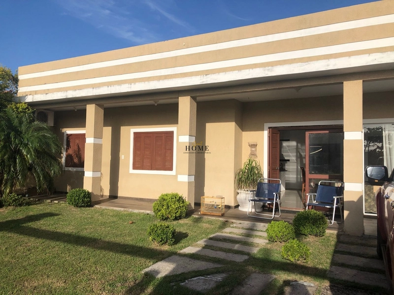 Casa à venda no centro de Imbé: 1ª foto da galeria de imagens do imóvel