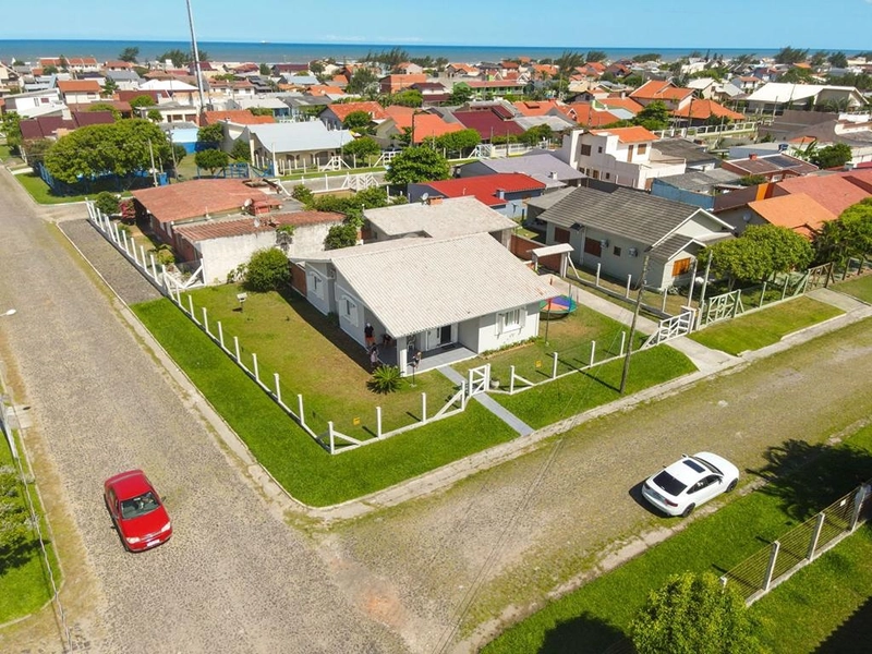 Casa à venda em Imbé: 1ª foto da galeria de imagens do imóvel