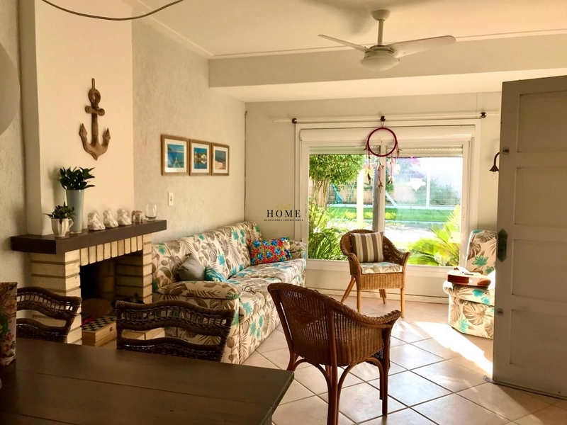 Casa à venda em imbé: 1ª foto da galeria de imagens do imóvel