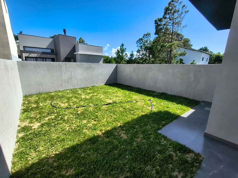 Casa nova no centro de Imbé: 17ª foto da galeria de imagens do imóvel